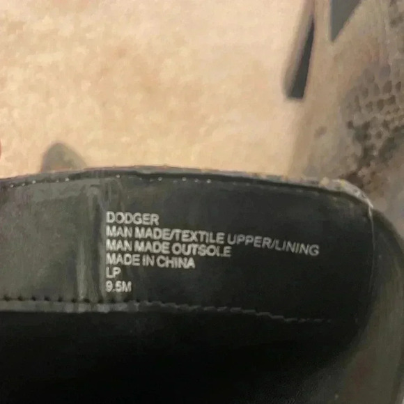 Dodger Snakeskin-Print Chelsea Boots 🔥 gunmetal-tone stud accents Size 9.5 - Picture 10 of 10